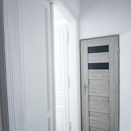 Lion Apartments - Laba Krakow Luaran gambar